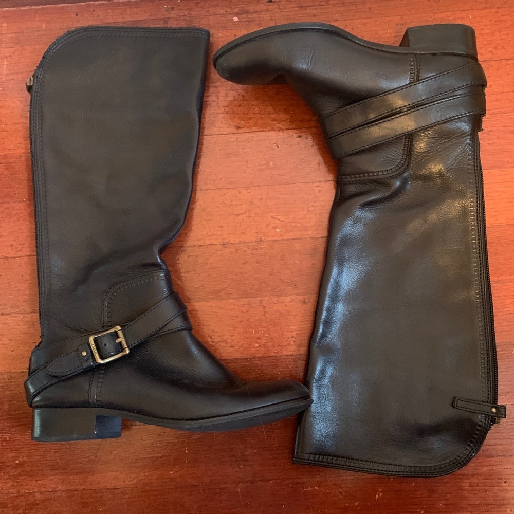 Black Fossil Boots